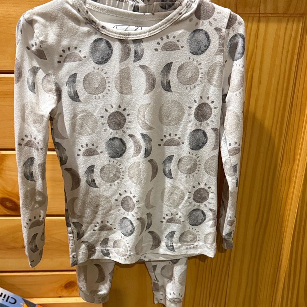 Copper pearl Moon Print pajama set